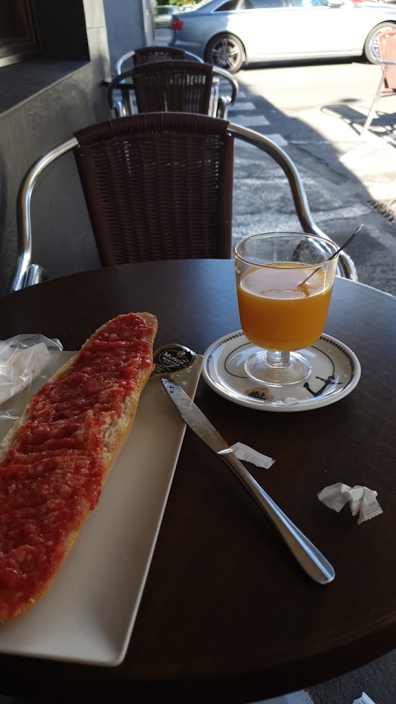 Feni Bar Y Cafeteria — Cafe