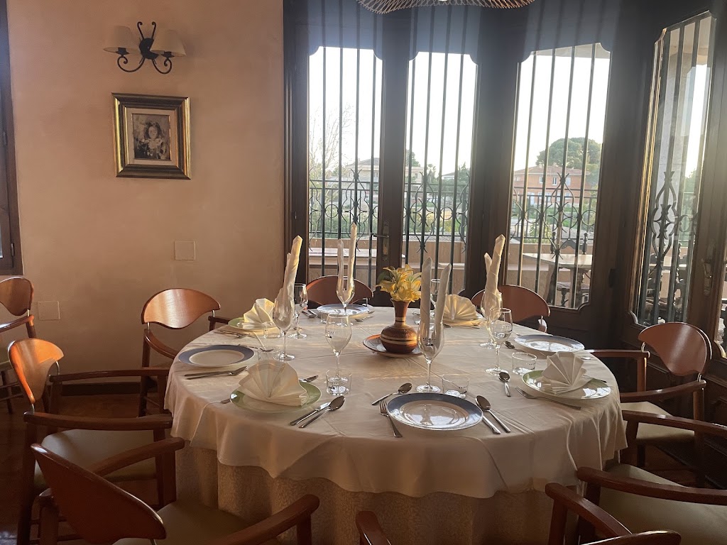 Bar Restaurant TURO DEL SITJAR — Ambiente