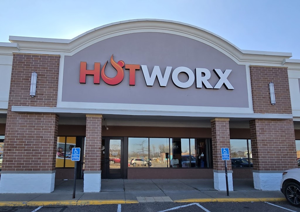  HOTWORX - Eagan, MN - Town Centre