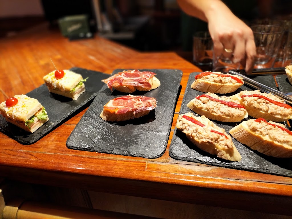 Bar Aida — Comida y bebida