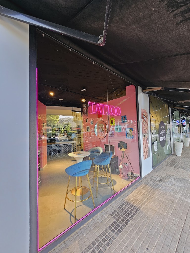 ADUHO GRANOLLERS — Exterior