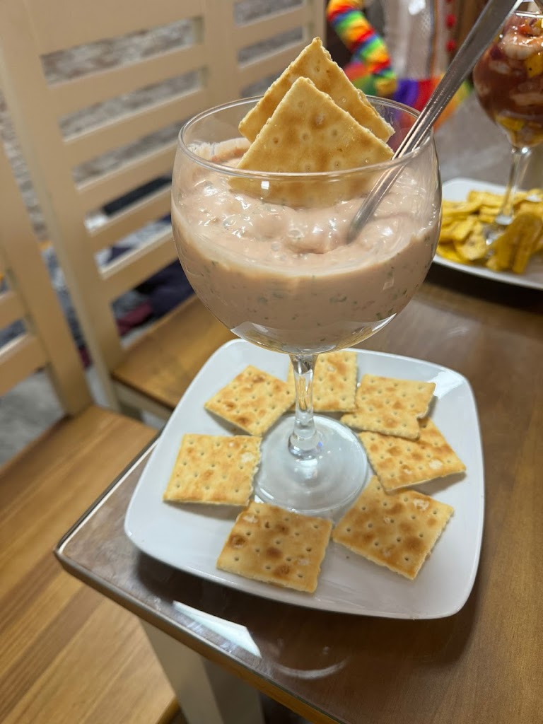 Bar Los Parceros — Comida y bebida
