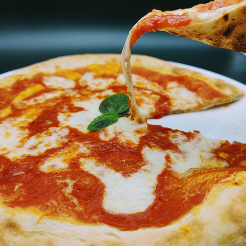 Restaurante Italiano y Pizzeria Velarossa82 — Pizza