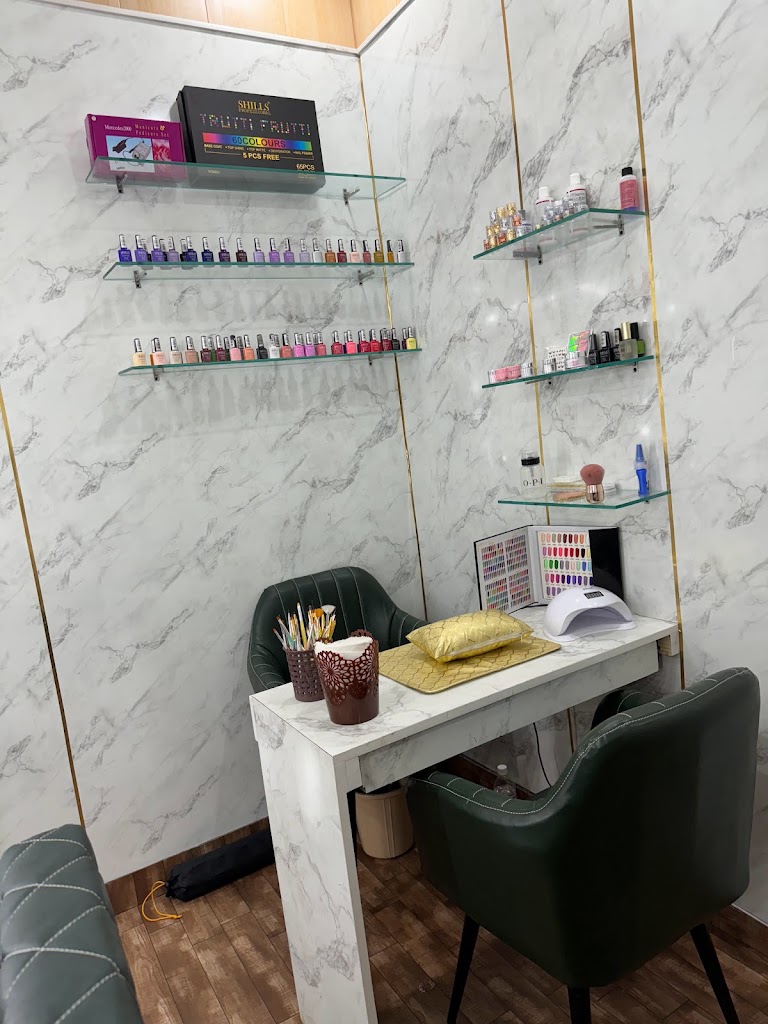 The Hair Hub Luxury Salon