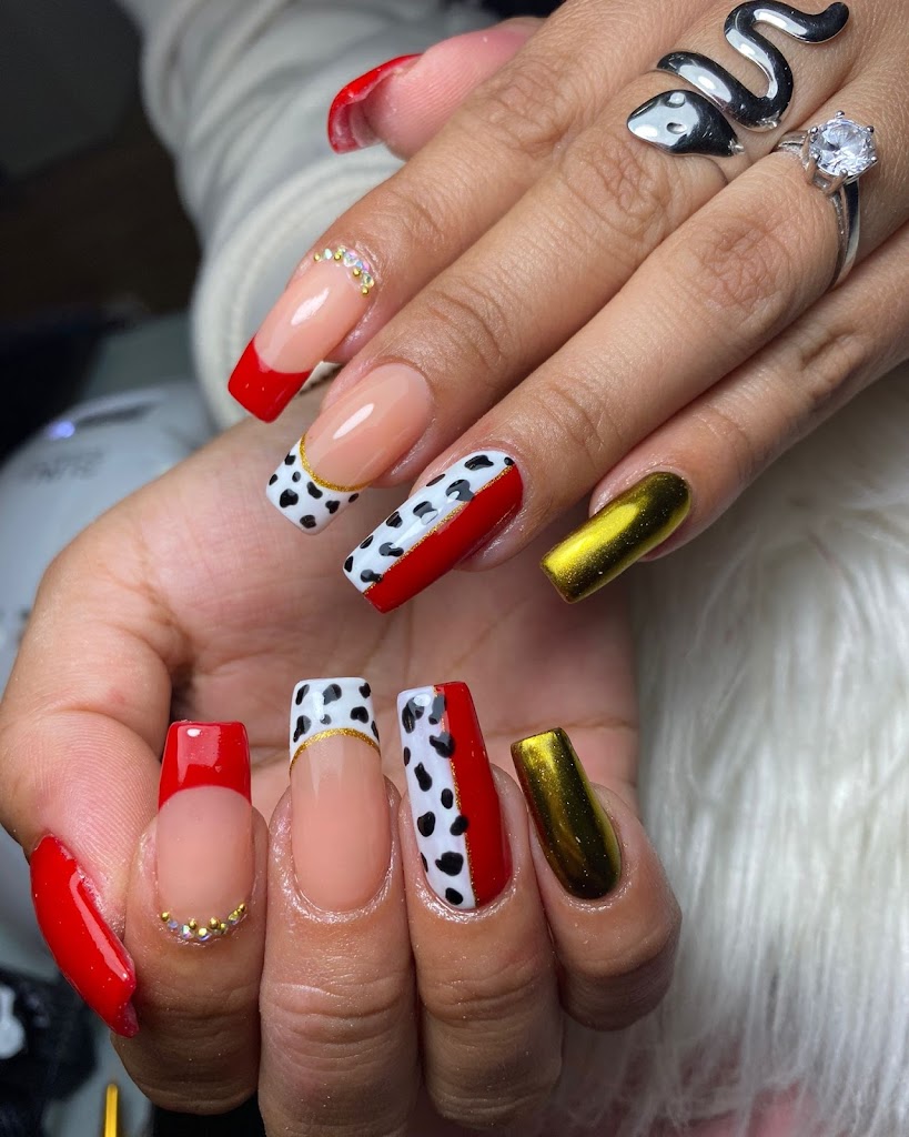 Bloom Nails