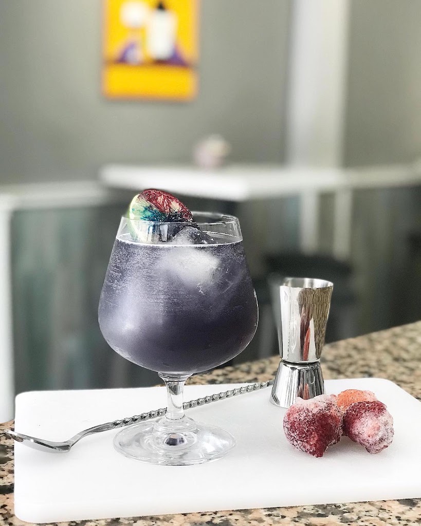 El Bar de Laura — Comida y bebida