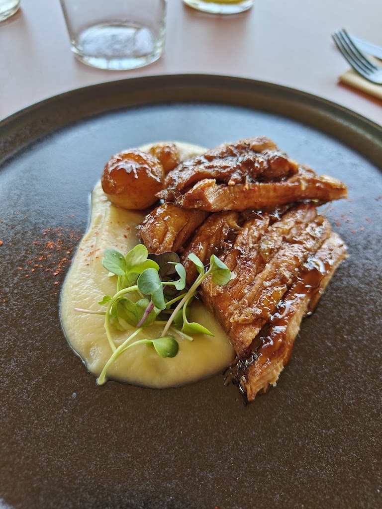 Lurra Cafe — Comida y bebida