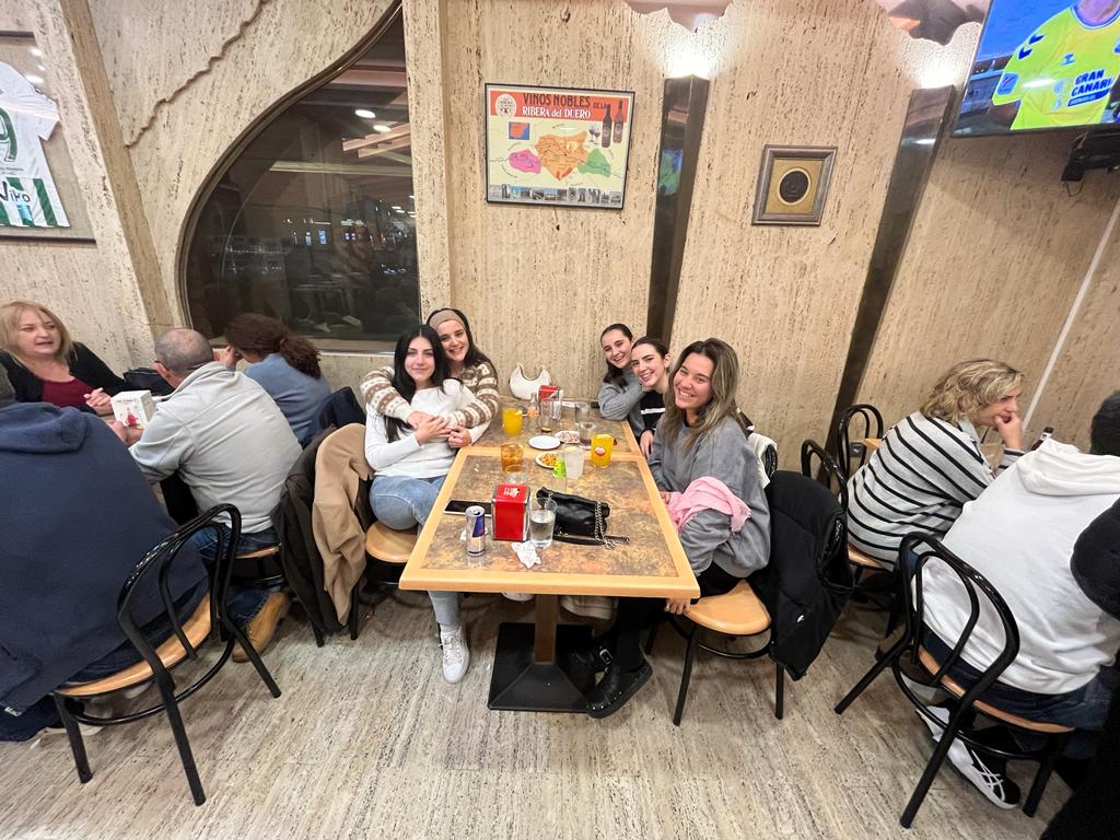 Restaurante Loyber Star — Ambiente