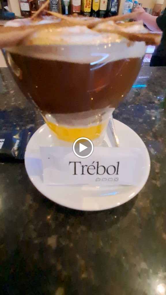 Trebol 33 La Feria — Comida y bebida