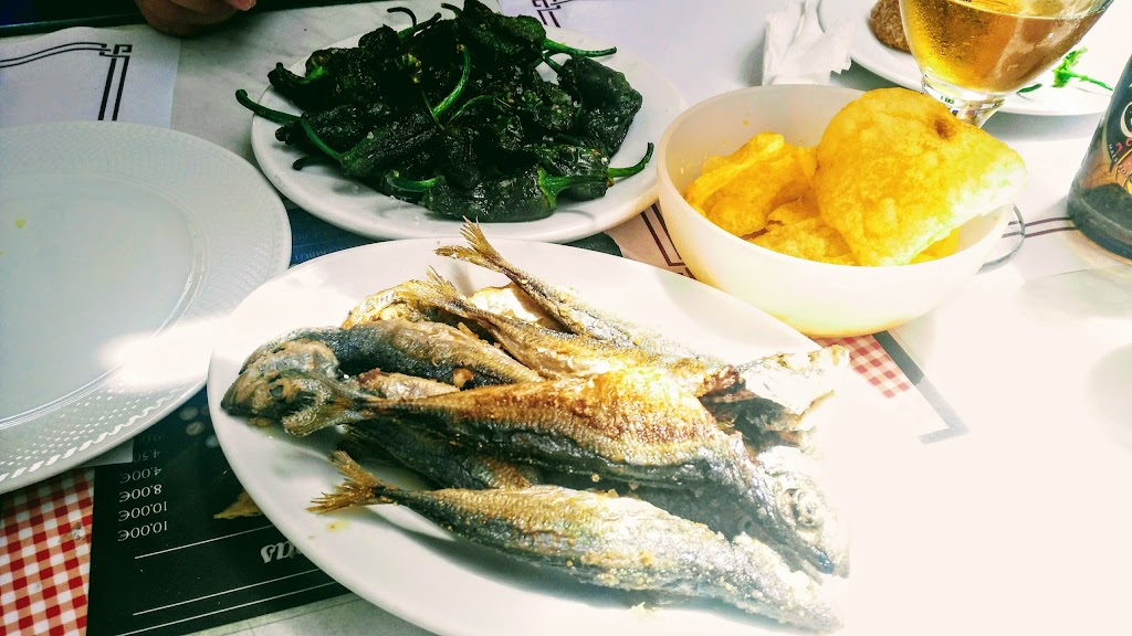 Cafe Bar Alameda — Comida y bebida