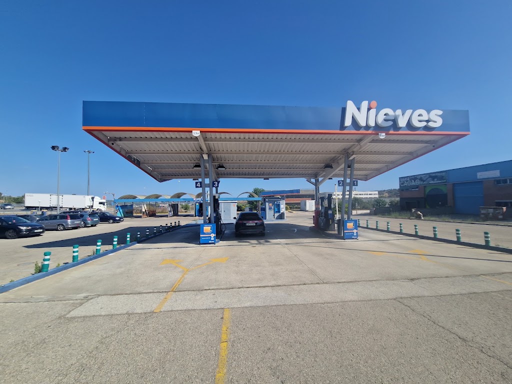 Gasolinera Nieves Esparreguera Cami Ral — Estacion de servicio