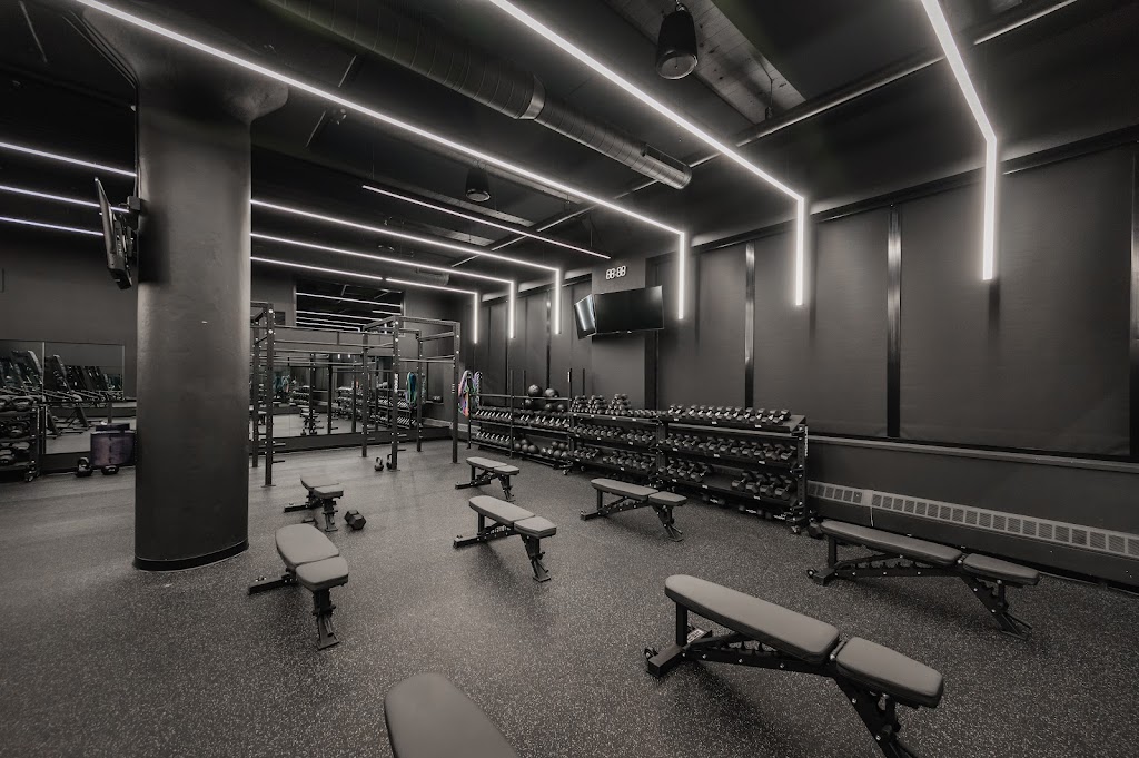  TRAIN MOMENT (River North)