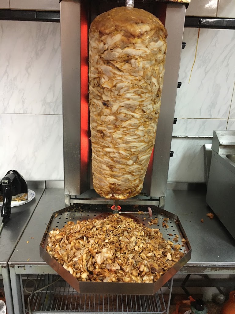 ARMAN DONER KEBAB — Comida y bebida