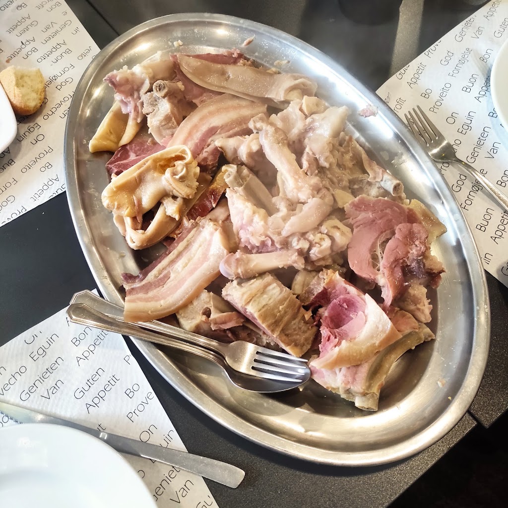 Restaurant Braseria MAFAMA — Comida y bebida