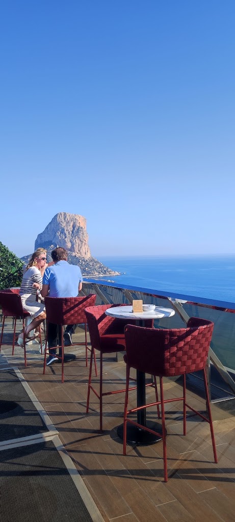 Suitopia Skybar — Ambiente
