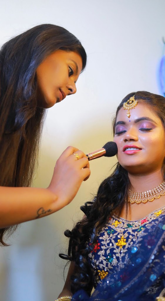 Roshni Makeup Artistry