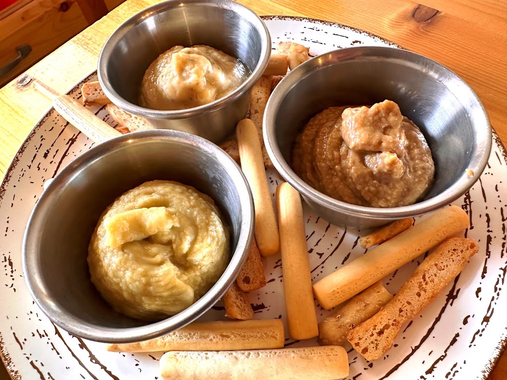 Lolin Cafe Gastrobar — Comida y bebida
