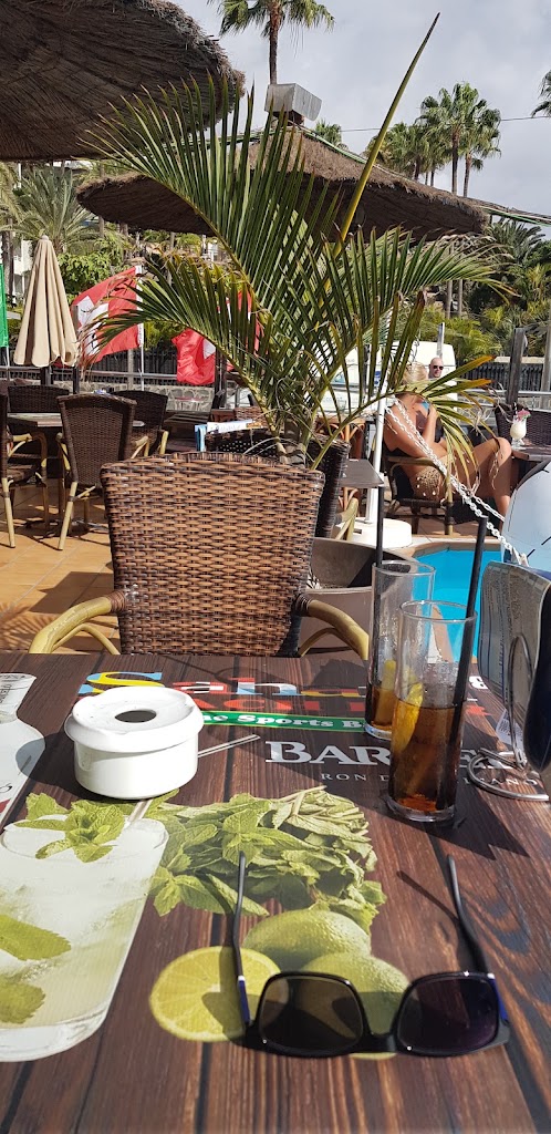 Sahara Beach Bar — Comida y bebida