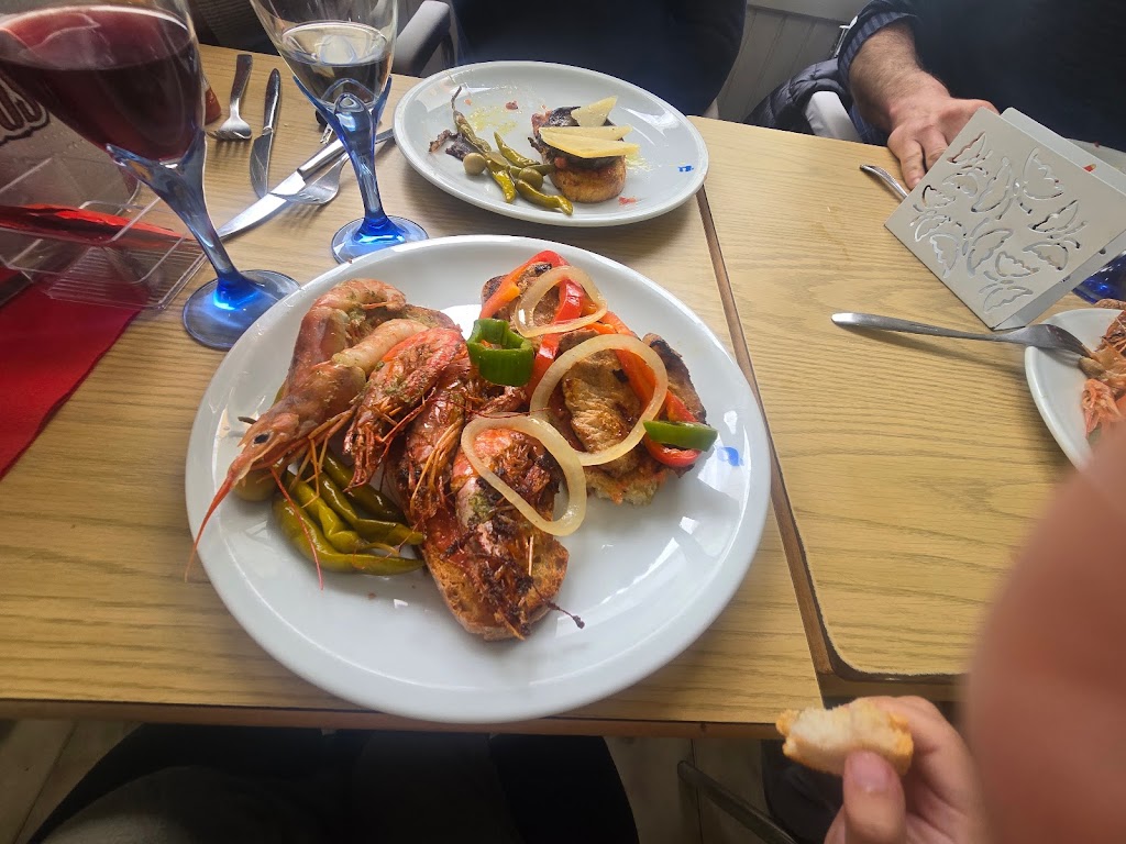 Calala Bar — Comida y bebida