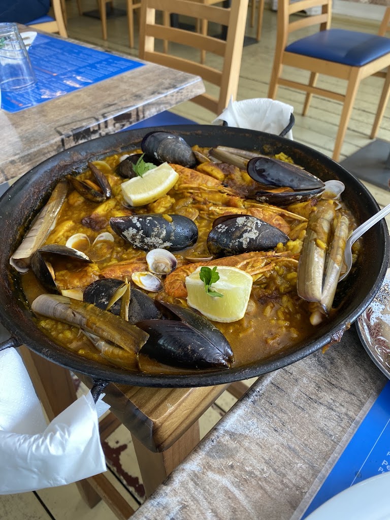 Restaurant La Mama — Comida y bebida
