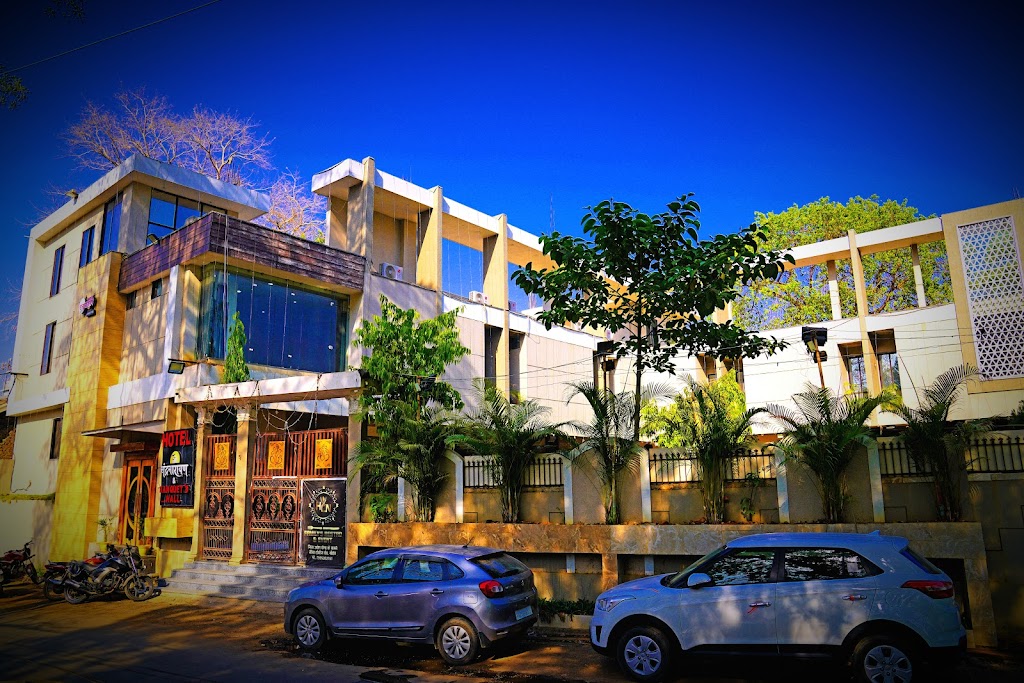 Hotel Chandra Narayan Banquet Hall