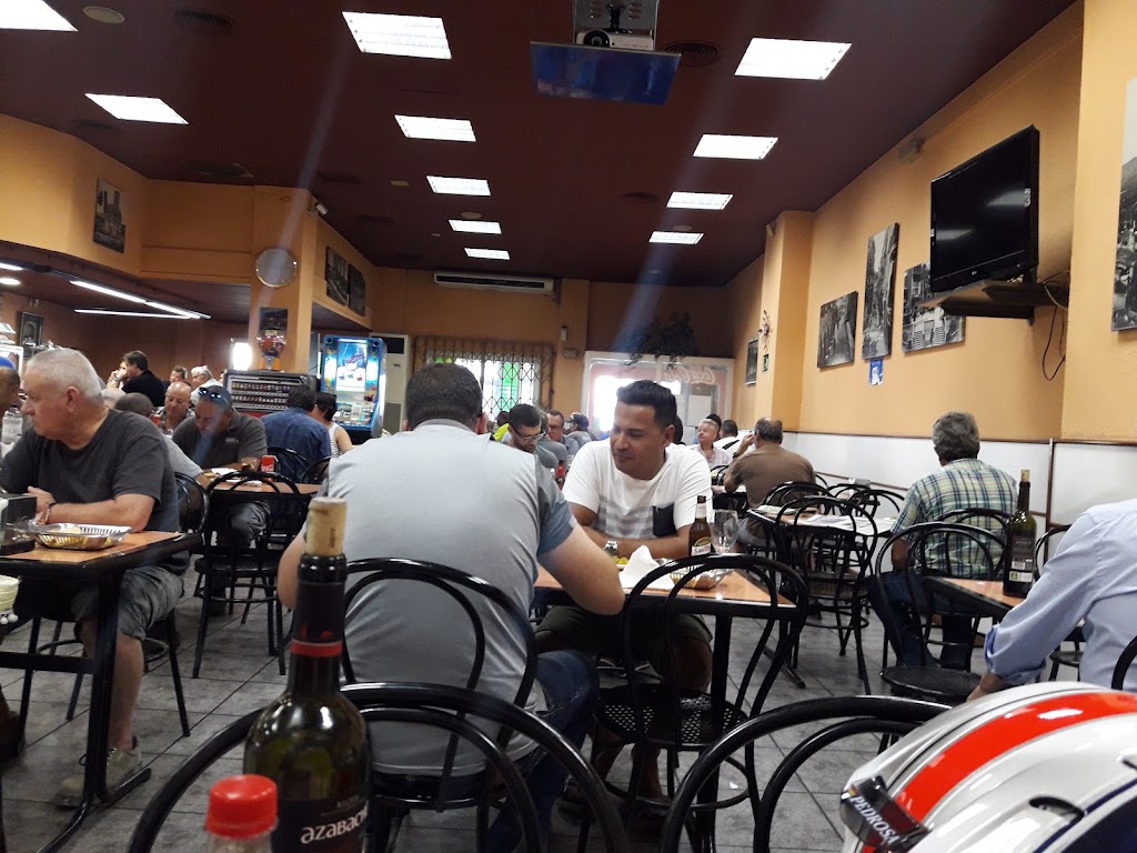 Restaurant El Poligon — Ambiente