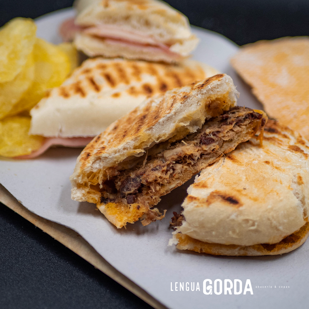 Bar Lengua gorda — Comida y bebida