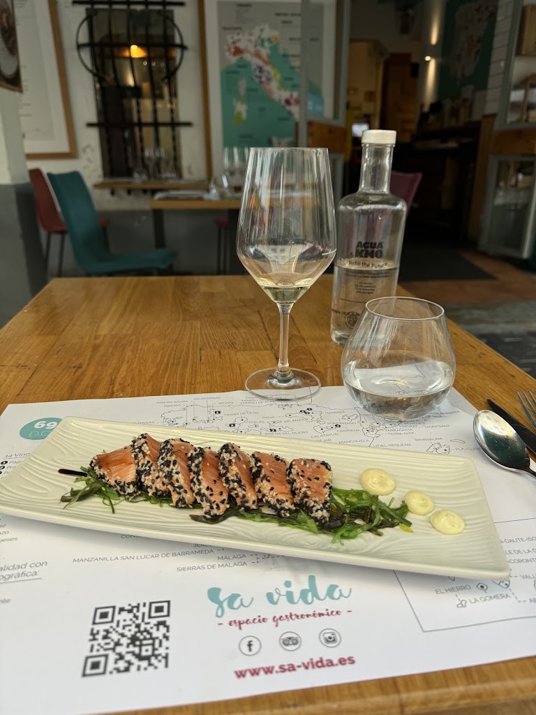 Sa Vida Wine Restaurant — Comida y bebida