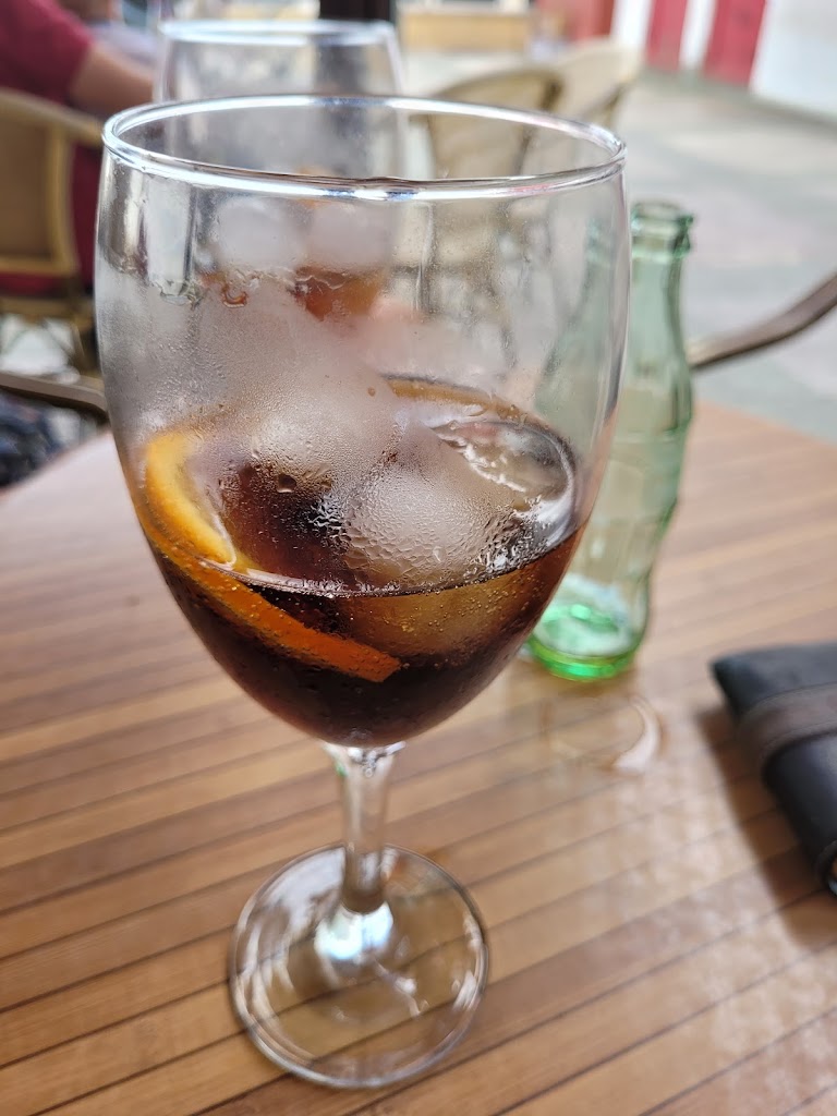 Bar Zahora Copas — Comida y bebida