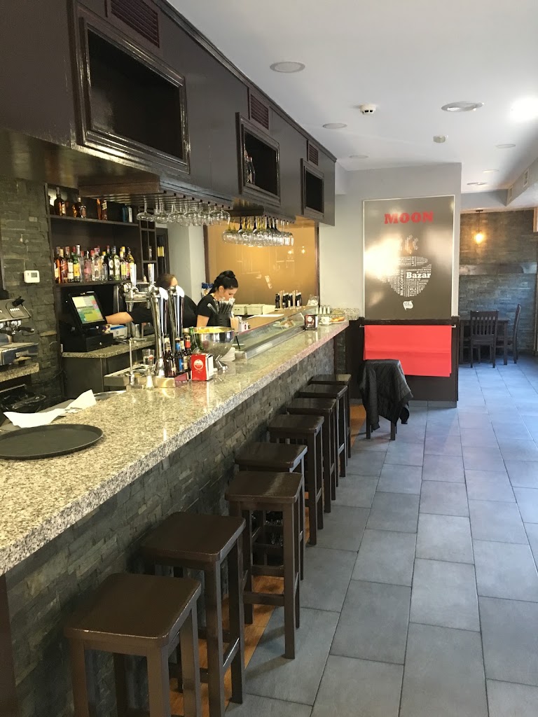 MOON Cafeteria Restaurante — Ambiente