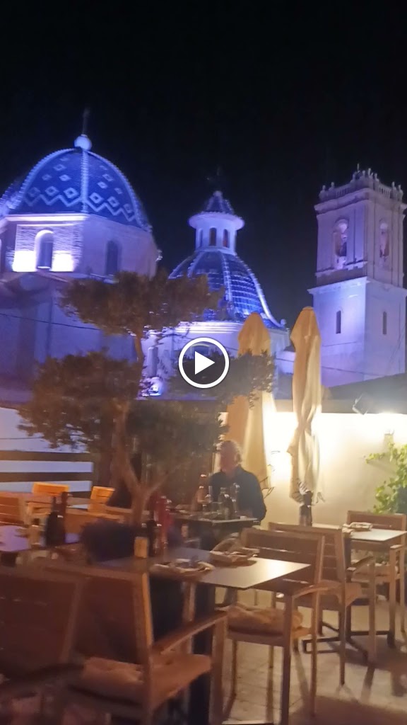 MoN Restaurant & Boutique — Videos