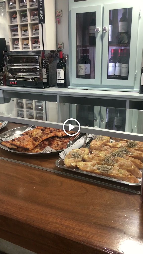 Bar La Taperia de Flavia — Videos