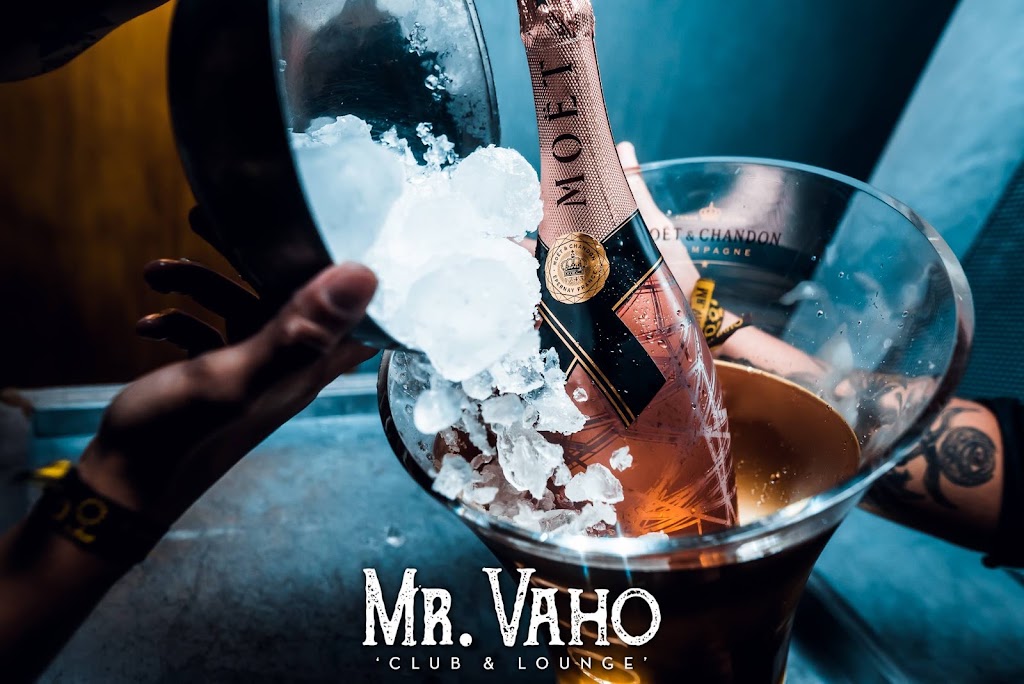 Mr. Vaho Club & Lounge — Comida y bebida