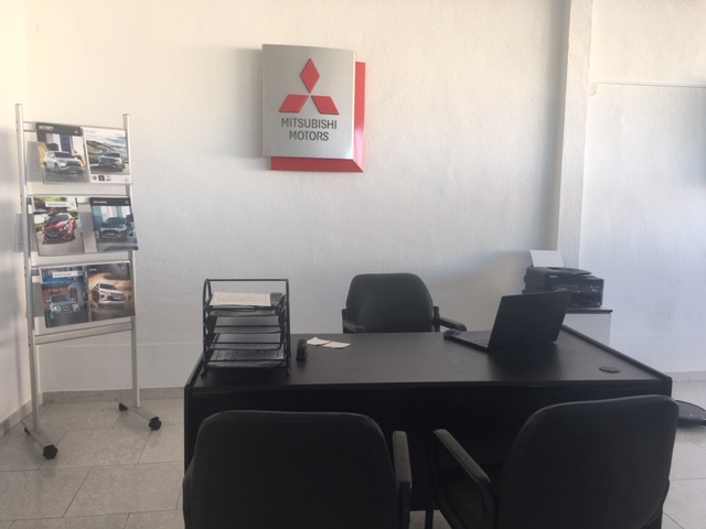 Mitsubishi - Subaru Talleres Cosme S L — Interior