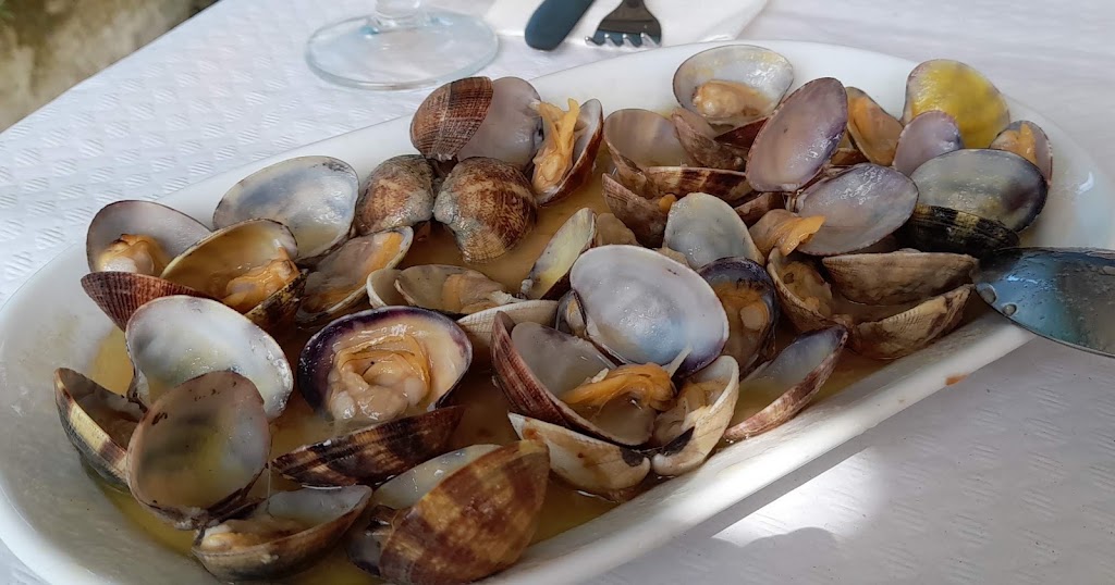 Bar Perla — Comida y bebida