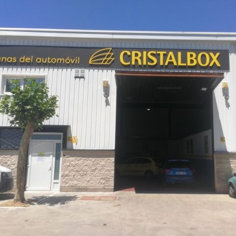 CristalBox: Cristaleria Automoviles Azuqueca — Exterior