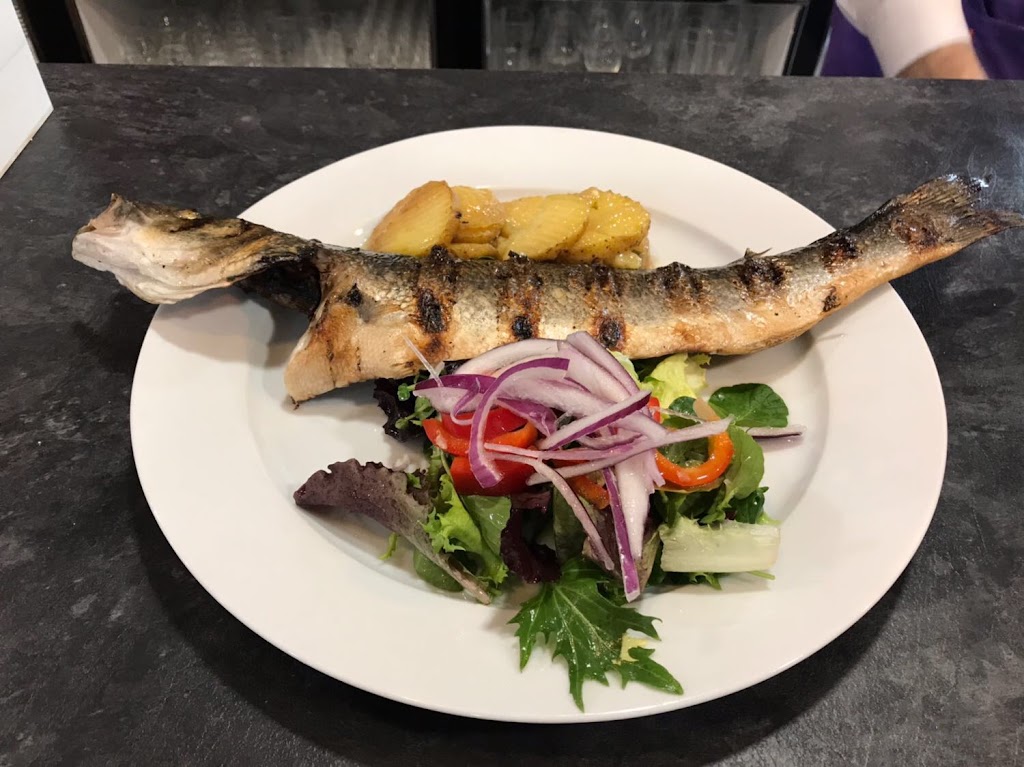 CASA ANA — Comida y bebida