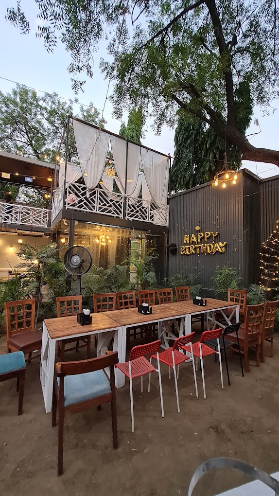 The Common Ground Sports Cafe Restro