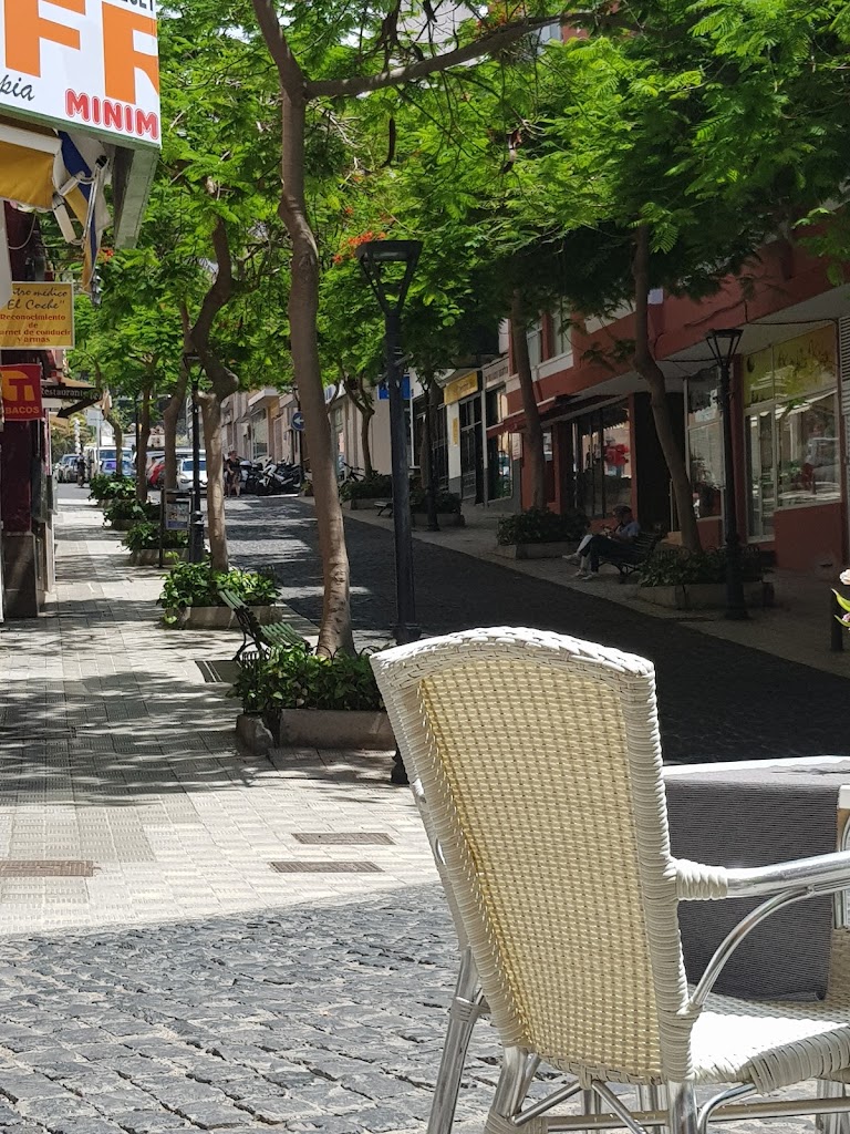Advans Creperia y Balkan Cuisine — Ambiente