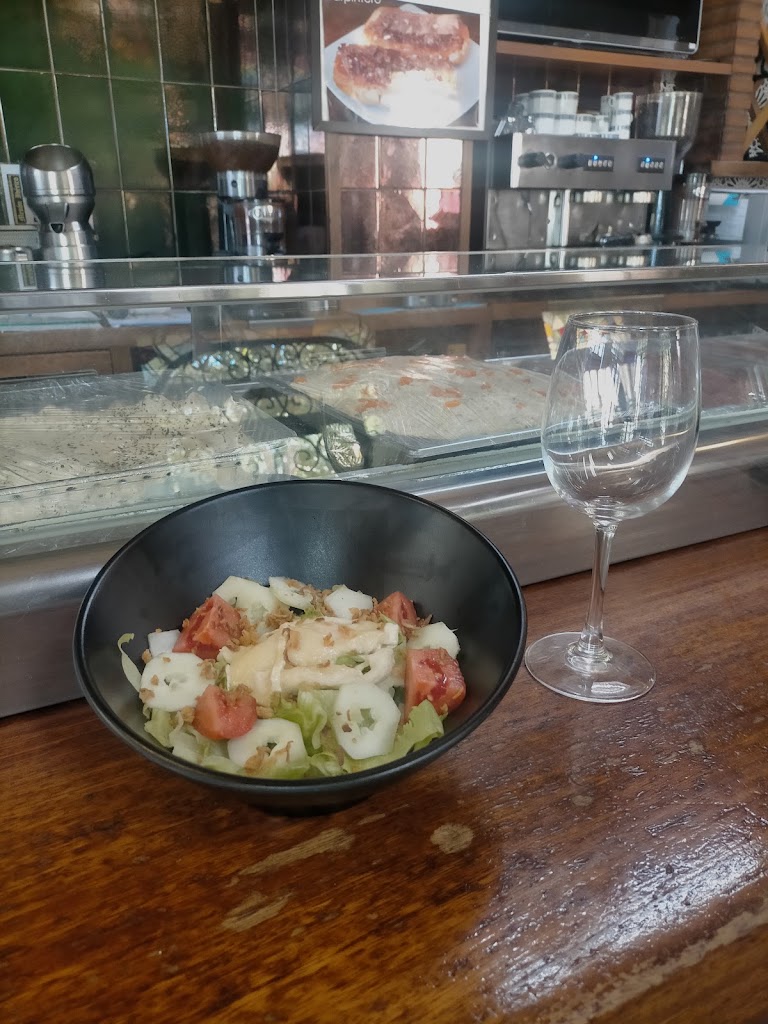 Bar Meson Iberico — Comida y bebida