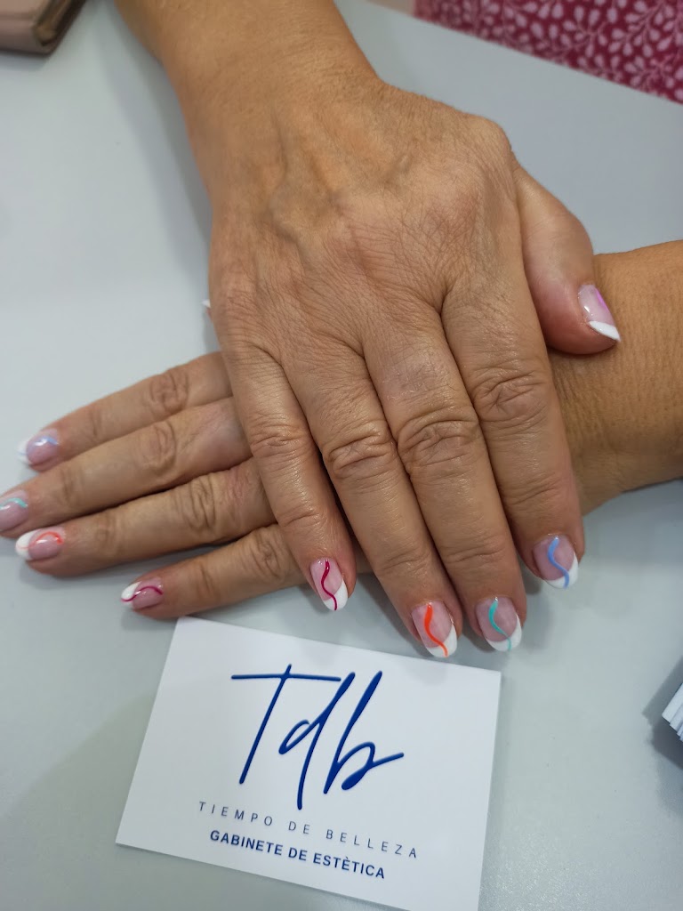 (Tdb)Tiempo de belleza — Manicura