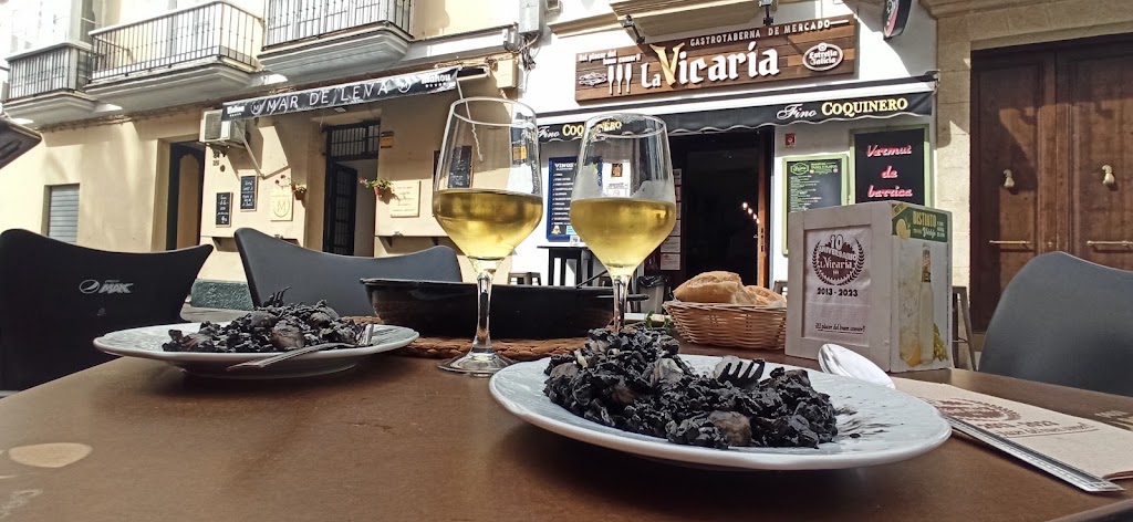 Taberna & Bar La Vicaria — Comida y bebida