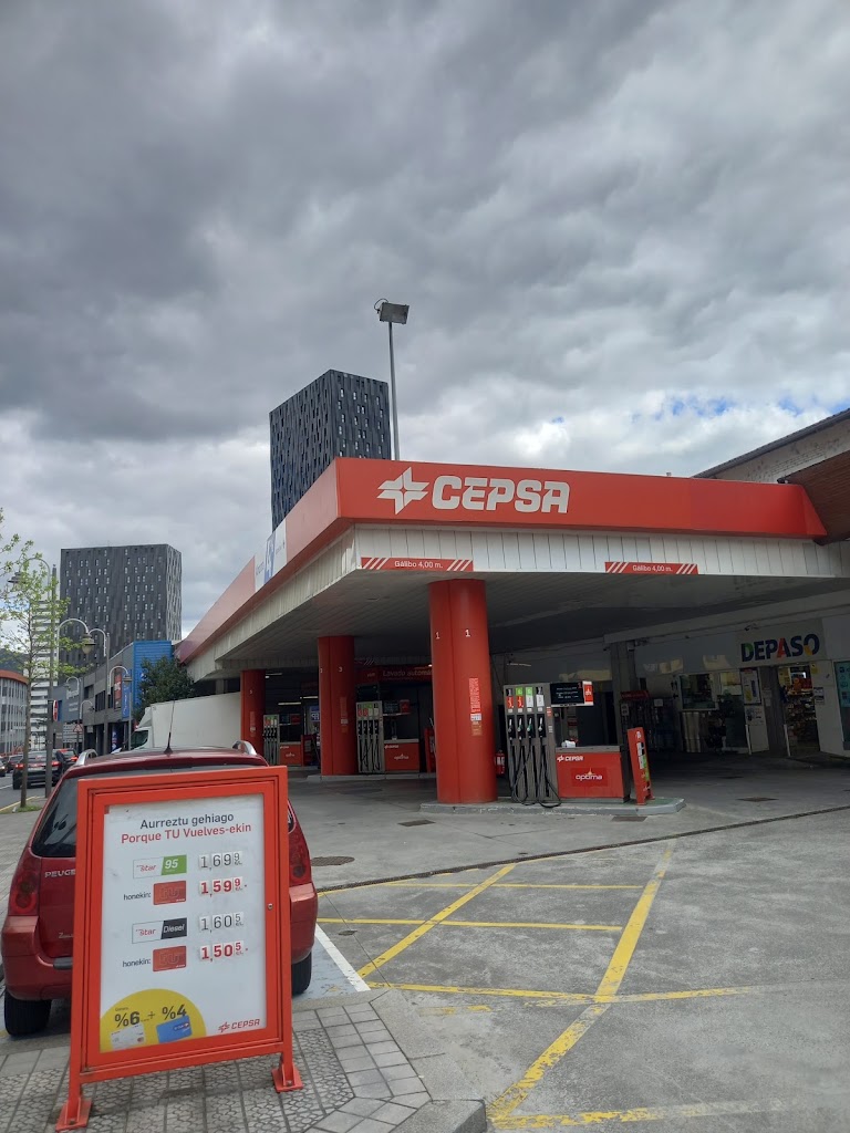 Estacion de servicio Cepsa — Exterior