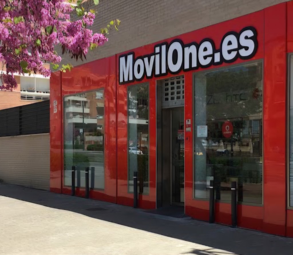 MovilOne | Reparacion de Moviles — Exterior