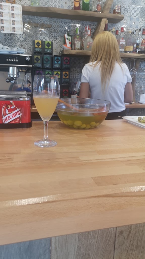 Bar Centro De Encuentro — Bebida alcoholica