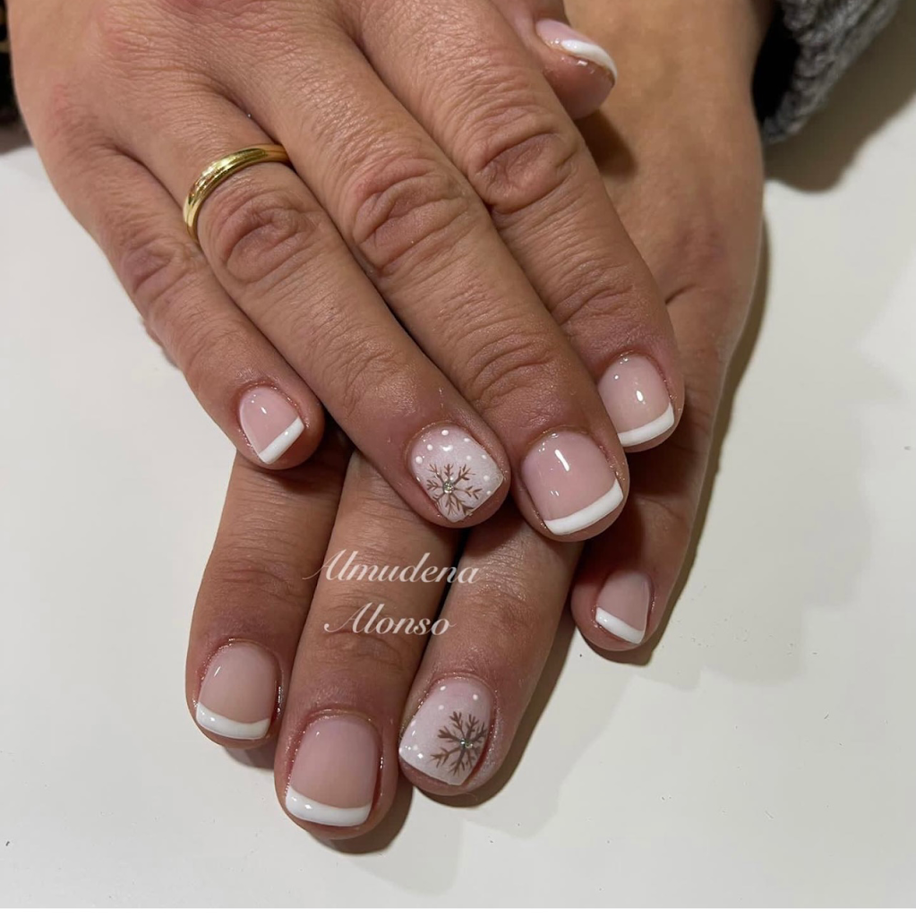 Almudena Alonso Scorza — Manicura