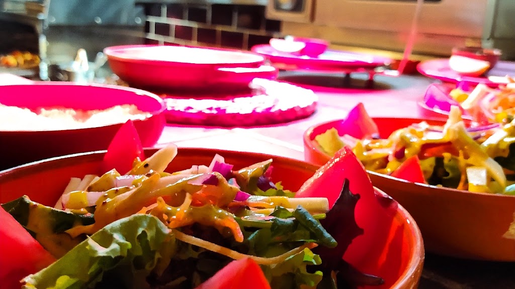 Quina Brasa — Comida y bebida