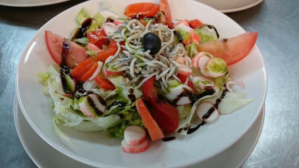 Restaurante Avenida — Comida y bebida