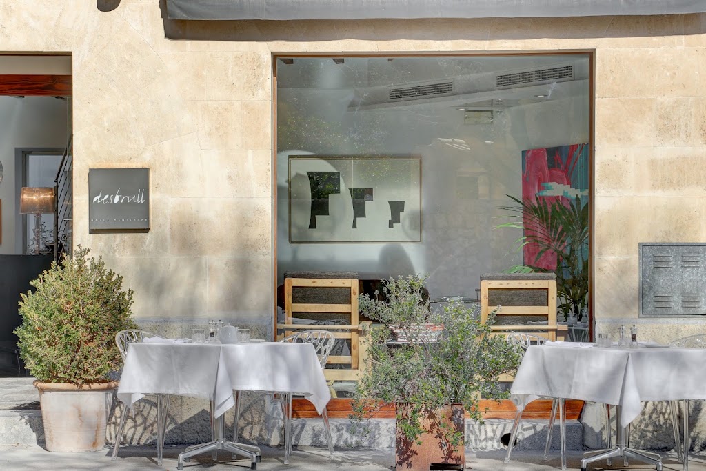Hotel Desbrull — Exterior