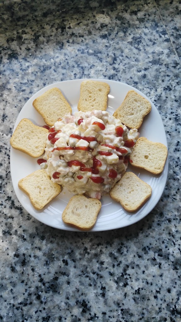 Bar-Cafe Canadas — Comida y bebida